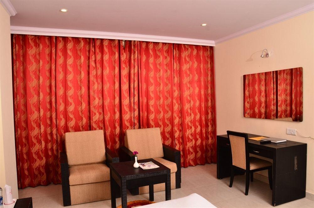 Ck International Hotel Shimla Exterior photo