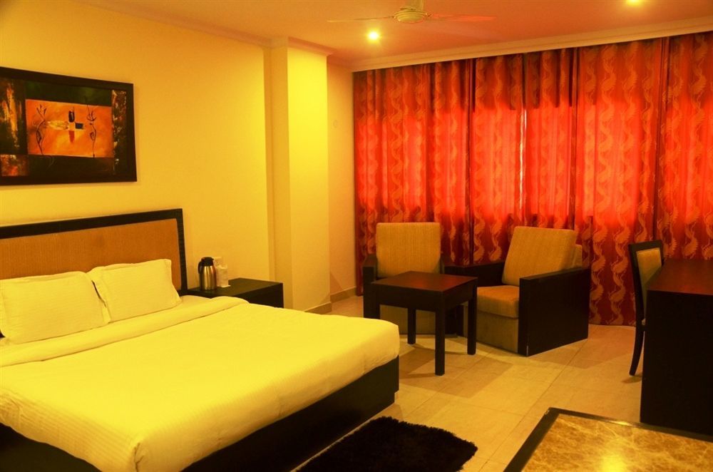 Ck International Hotel Shimla Exterior photo