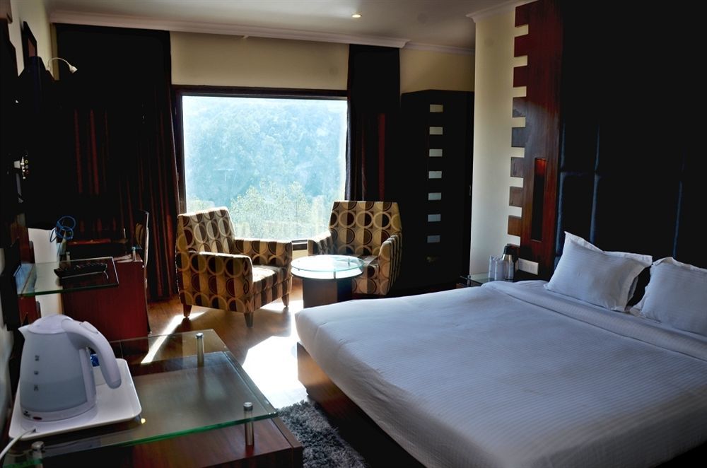 Ck International Hotel Shimla Exterior photo