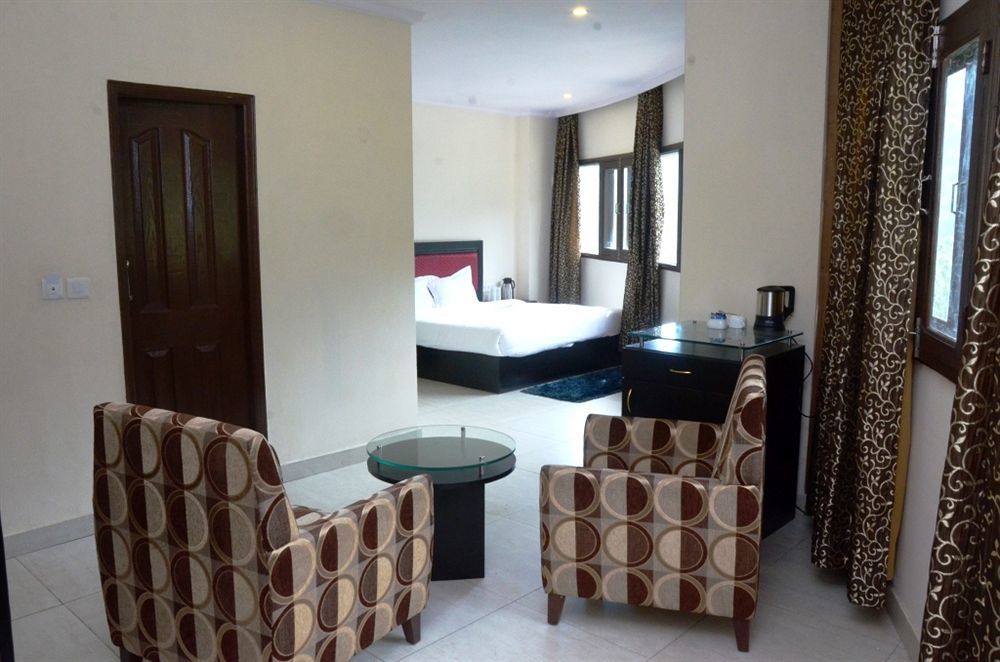 Ck International Hotel Shimla Exterior photo